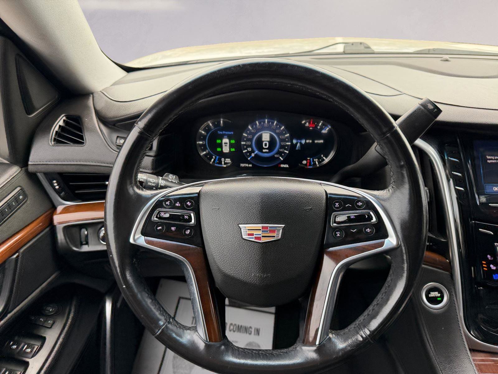 Used 2020 Cadillac Escalade Premium Luxury image 12