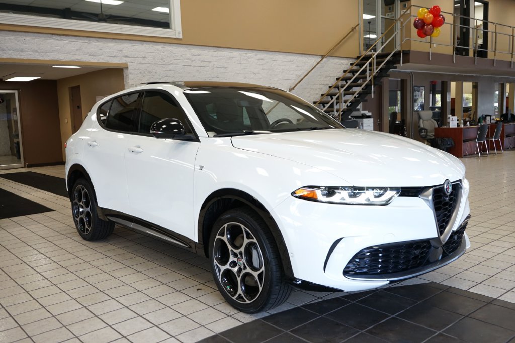 Used 2024 Alfa Romeo Tonale Ti w/ Active Assist Package AWD/4WD image 19