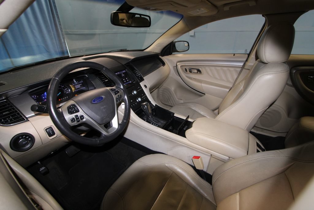 Used 2013 Ford Taurus SEL FWD image 2