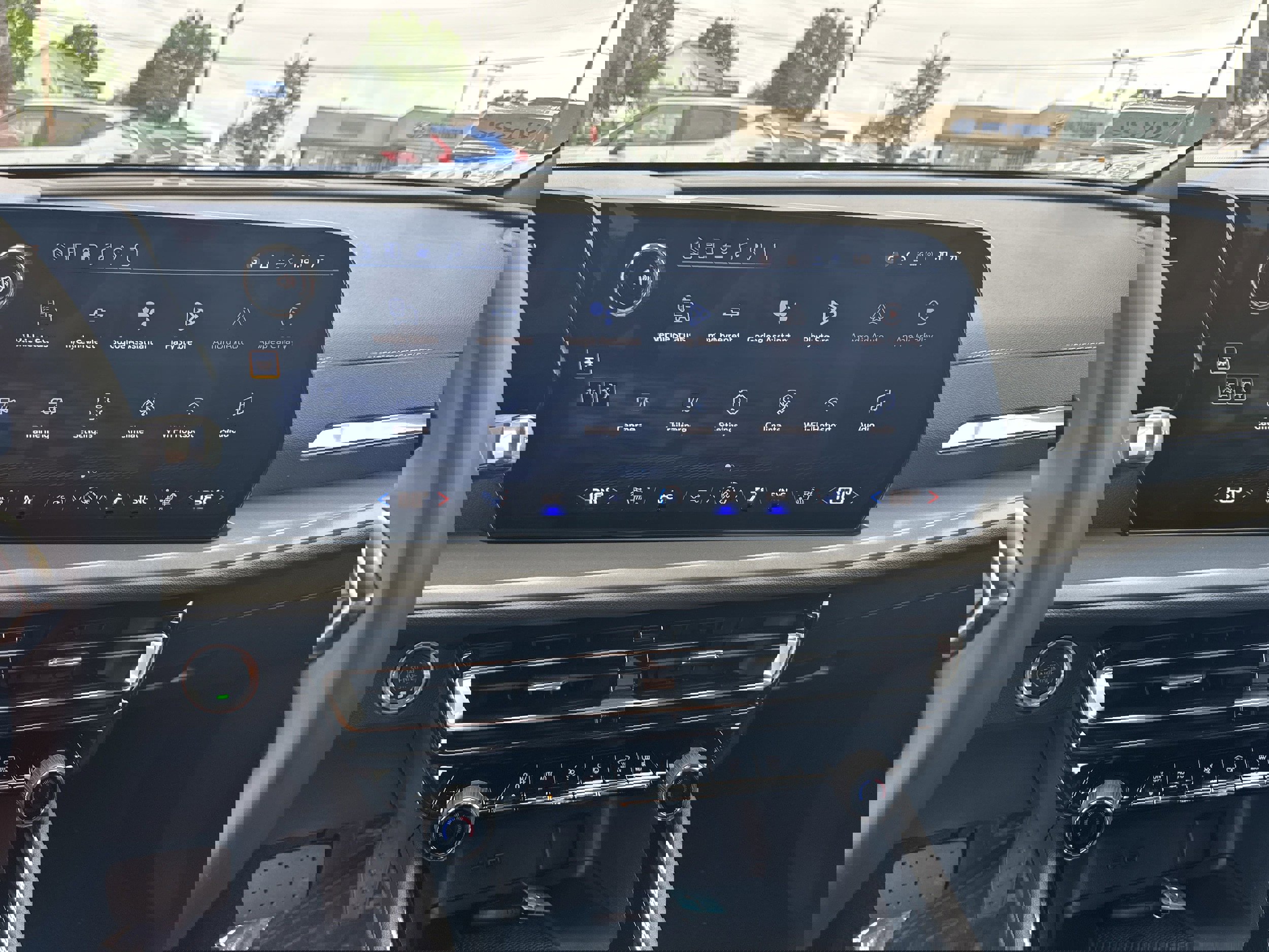 New 2026 Chevrolet Traverse LT image 24