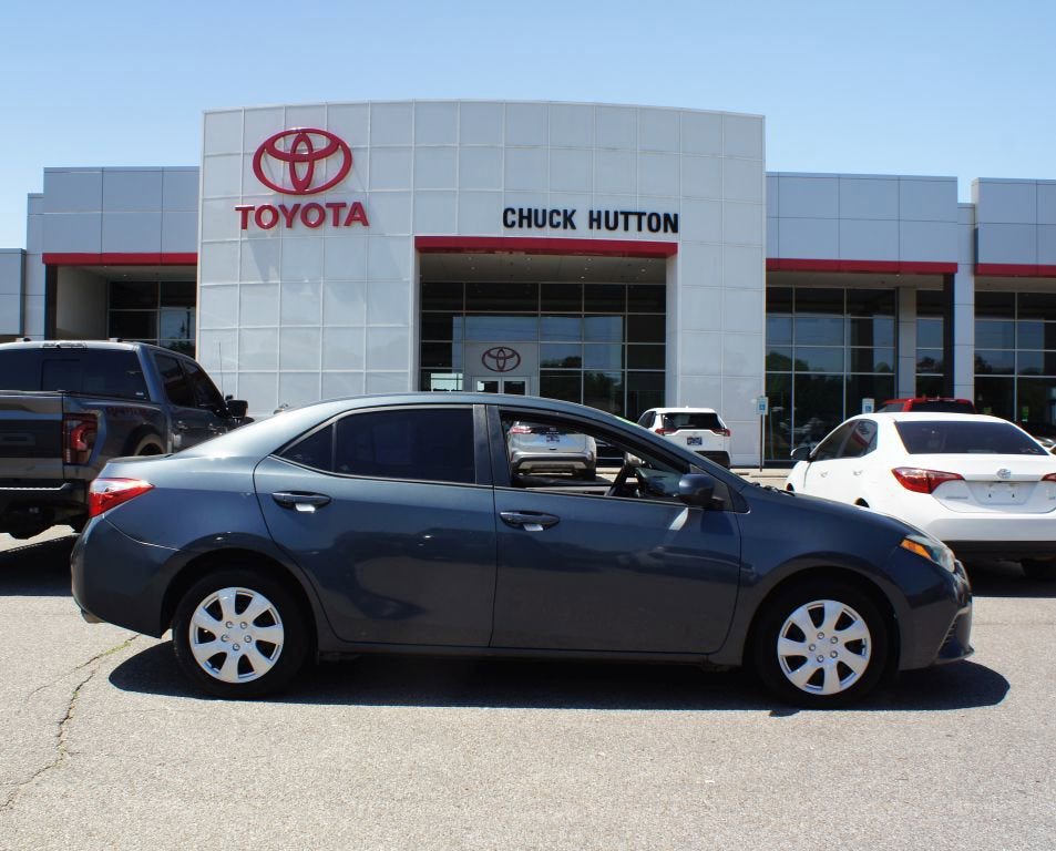 Used 2016 Toyota Corolla LE FWD image 1