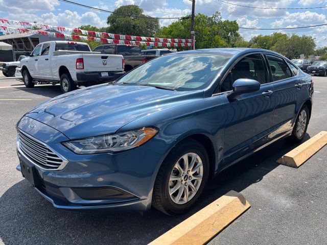 Used 2018 Ford Fusion S image 3