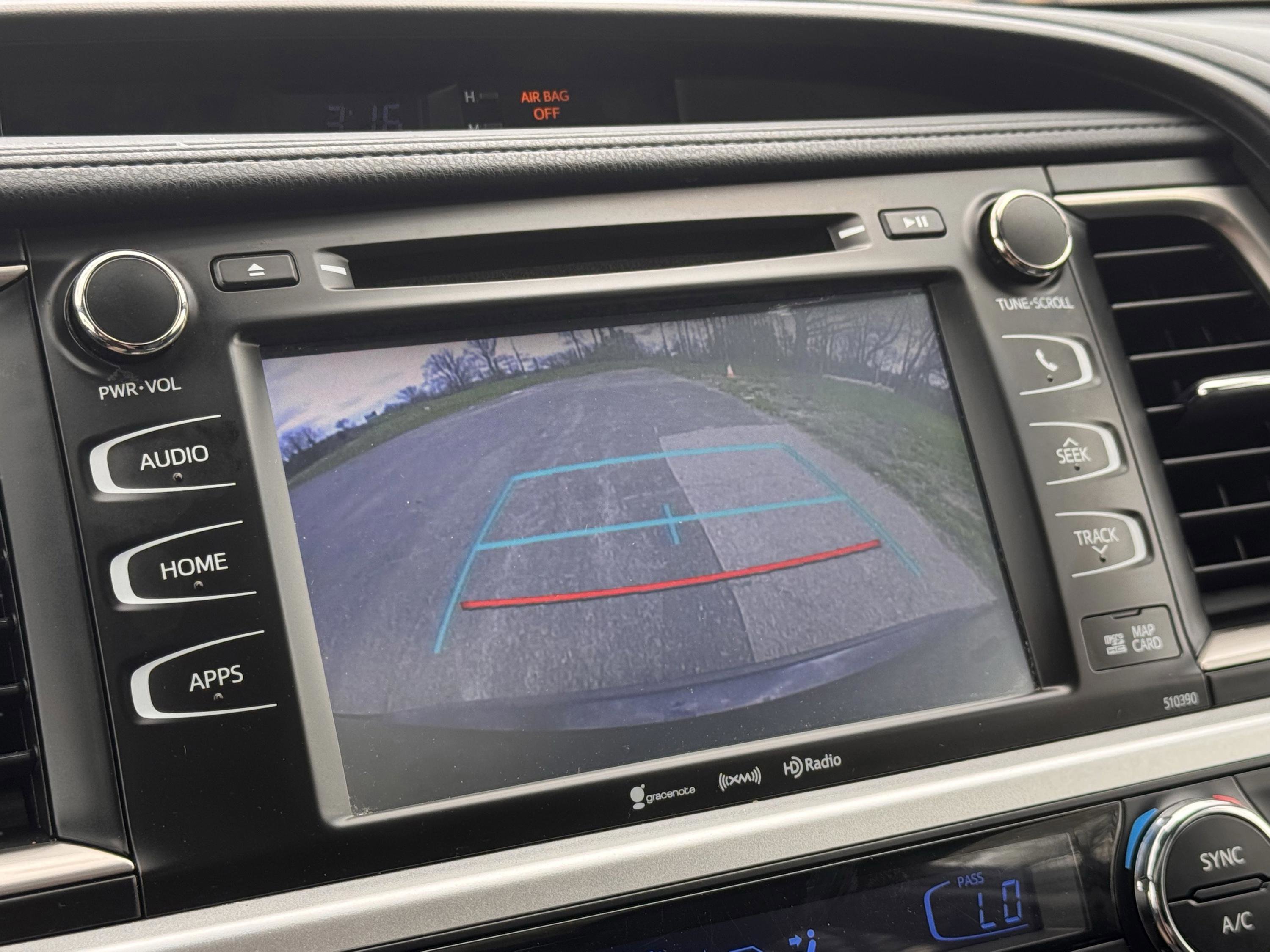 Used 2019 Toyota Highlander SE image 17