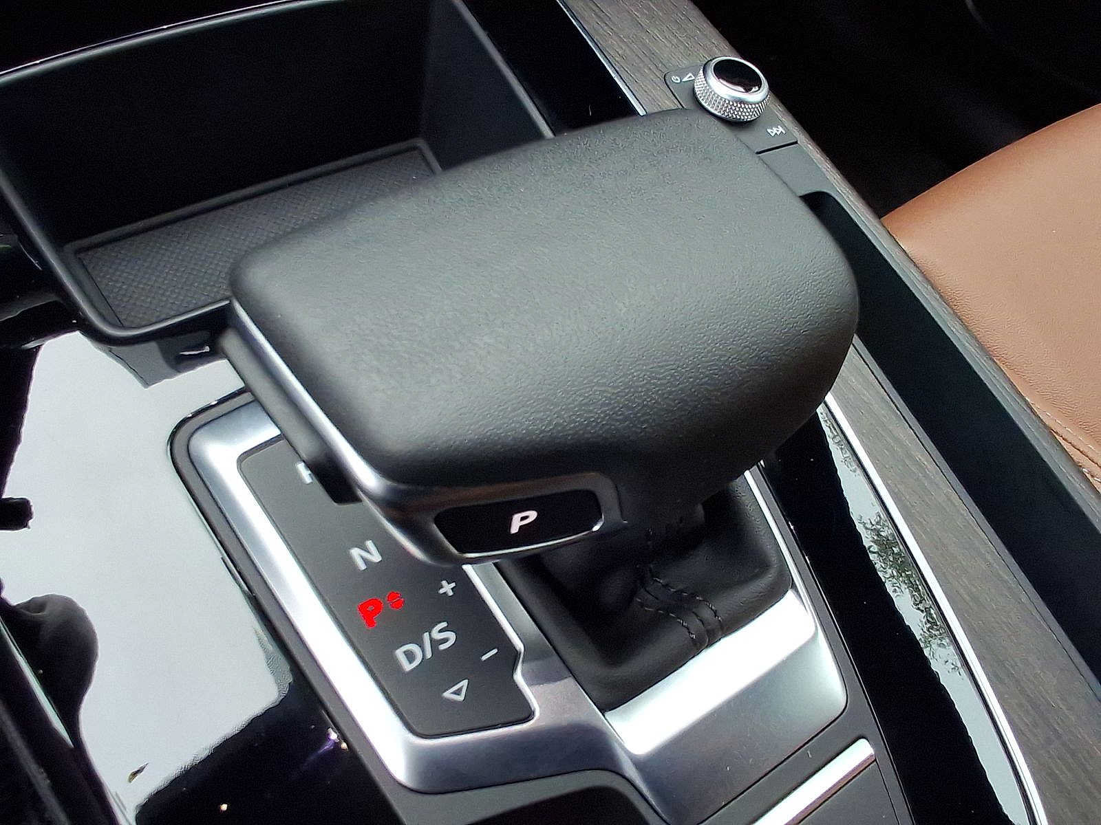 Certified 2024 Audi Q5 e Premium w/ Convenience Package AWD/4WD image 18
