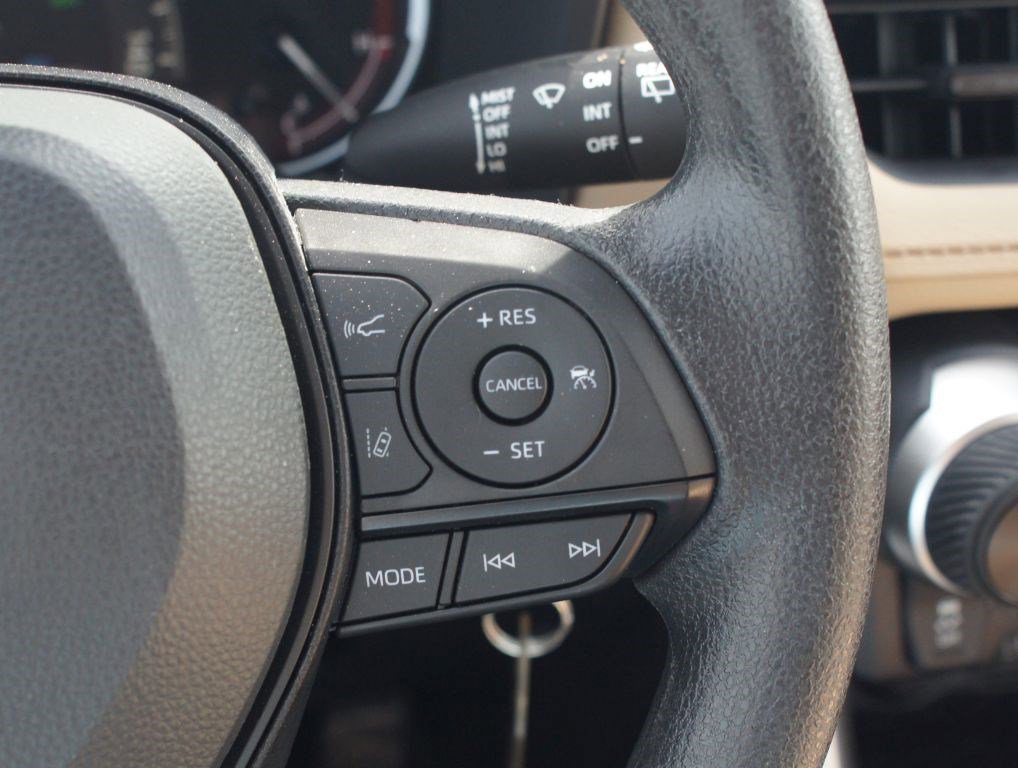 Used 2025 Toyota RAV4 LE FWD image 8