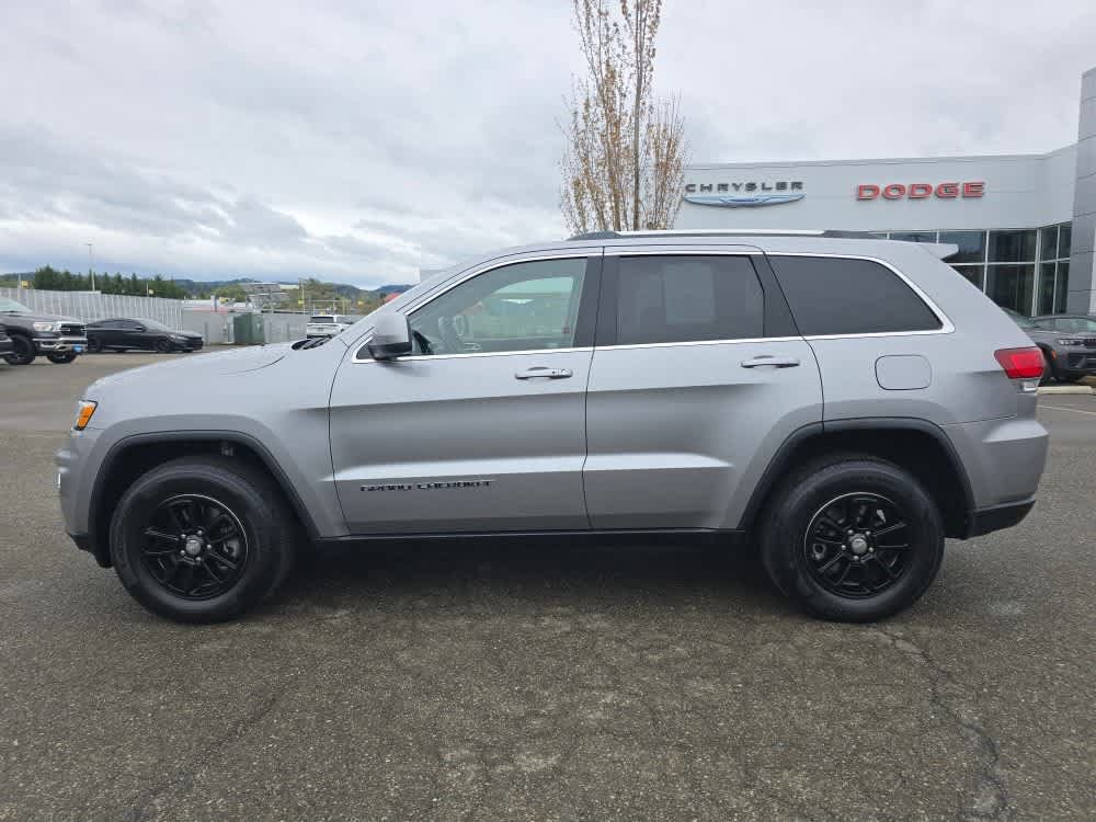 Used 2020 Jeep Grand Cherokee Laredo AWD/4WD image 2