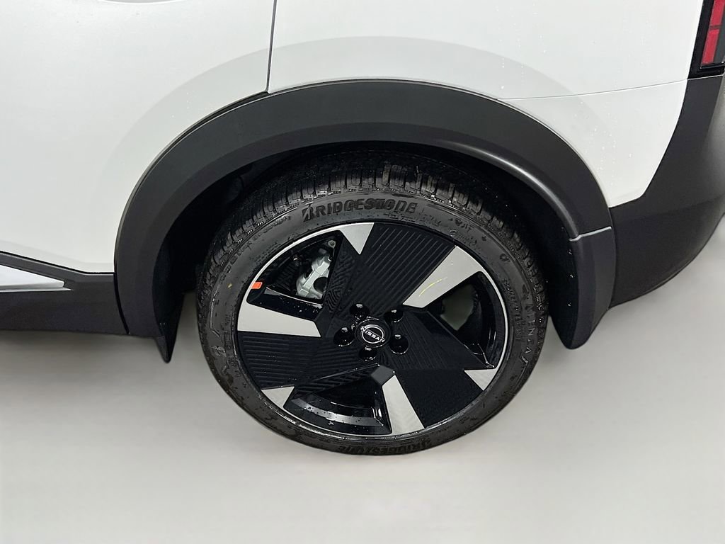 New 2026 Nissan Kicks SR w/ SR Premium Package AWD/4WD image 23