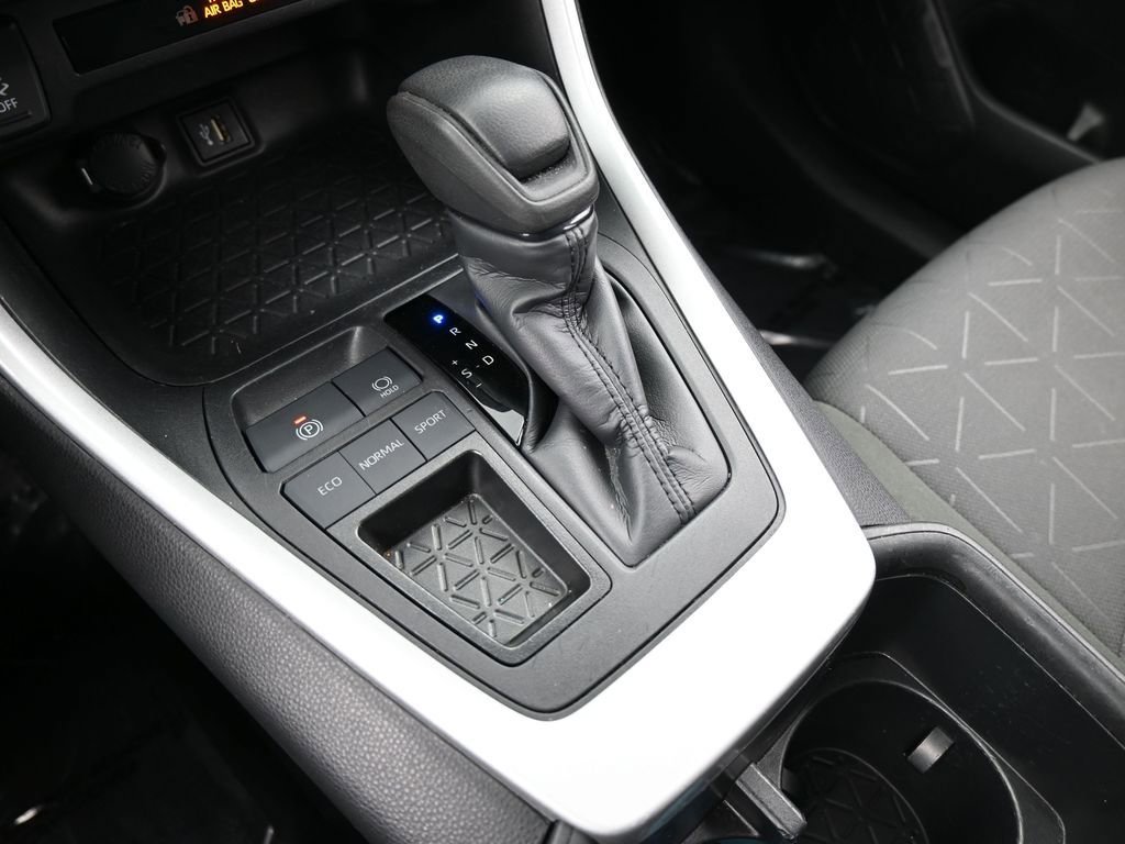 Used 2024 Toyota RAV4 XLE image 27