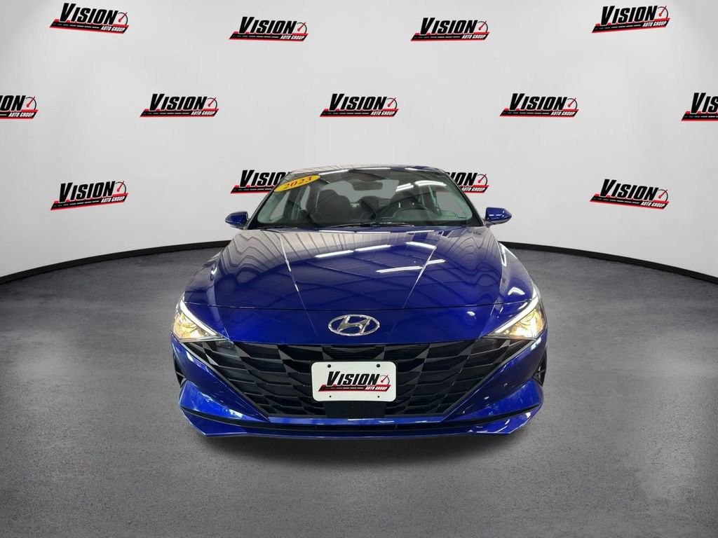 Used 2023 Hyundai Elantra SEL w/ Convenience Package video 2
