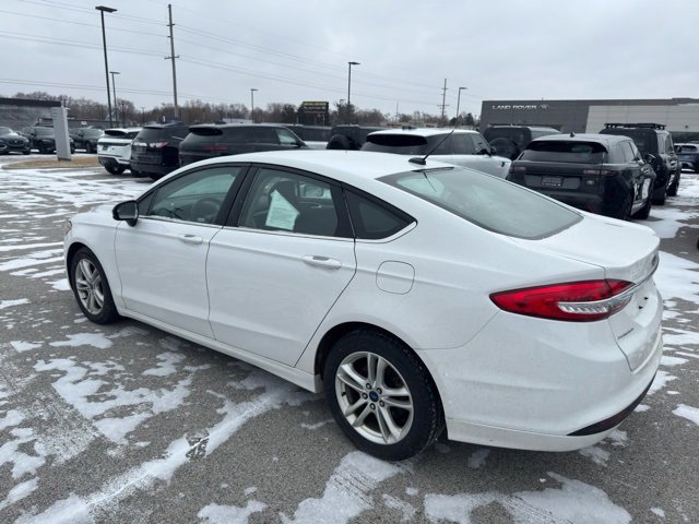 Used 2018 Ford Fusion SE image 4