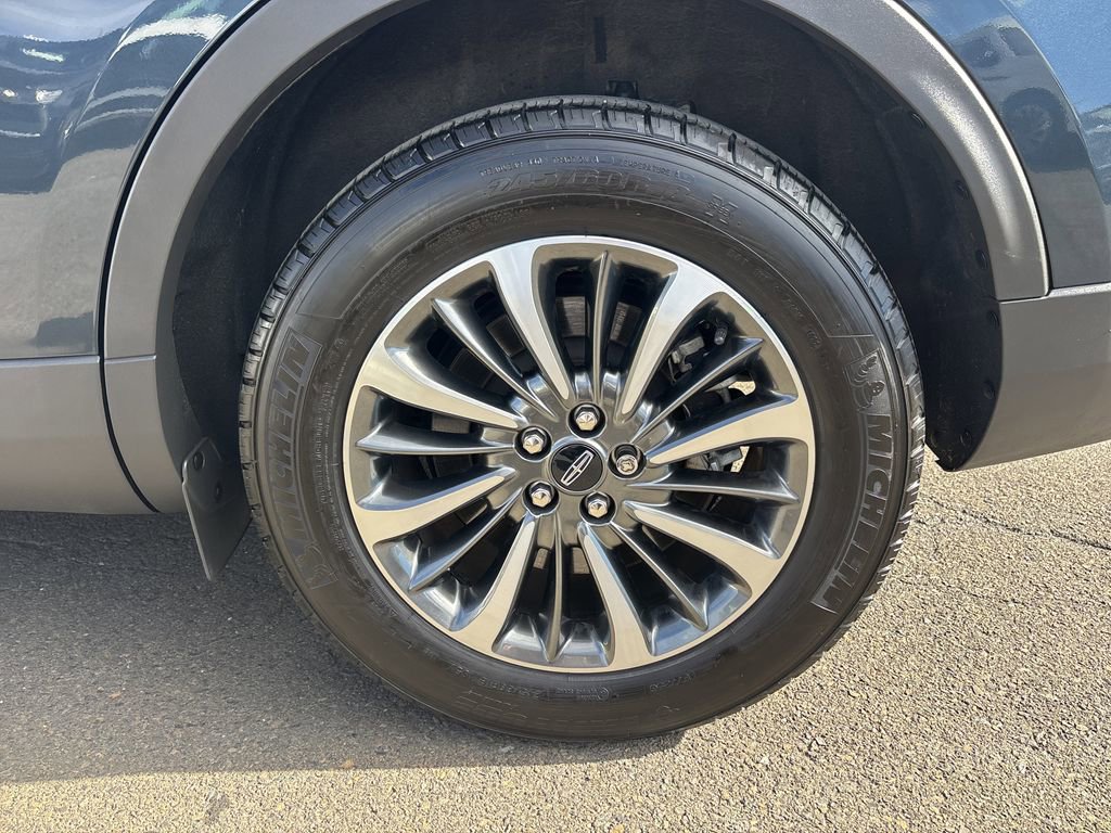 Certified 2022 Lincoln Nautilus Reserve w/ Luxury Package image 31