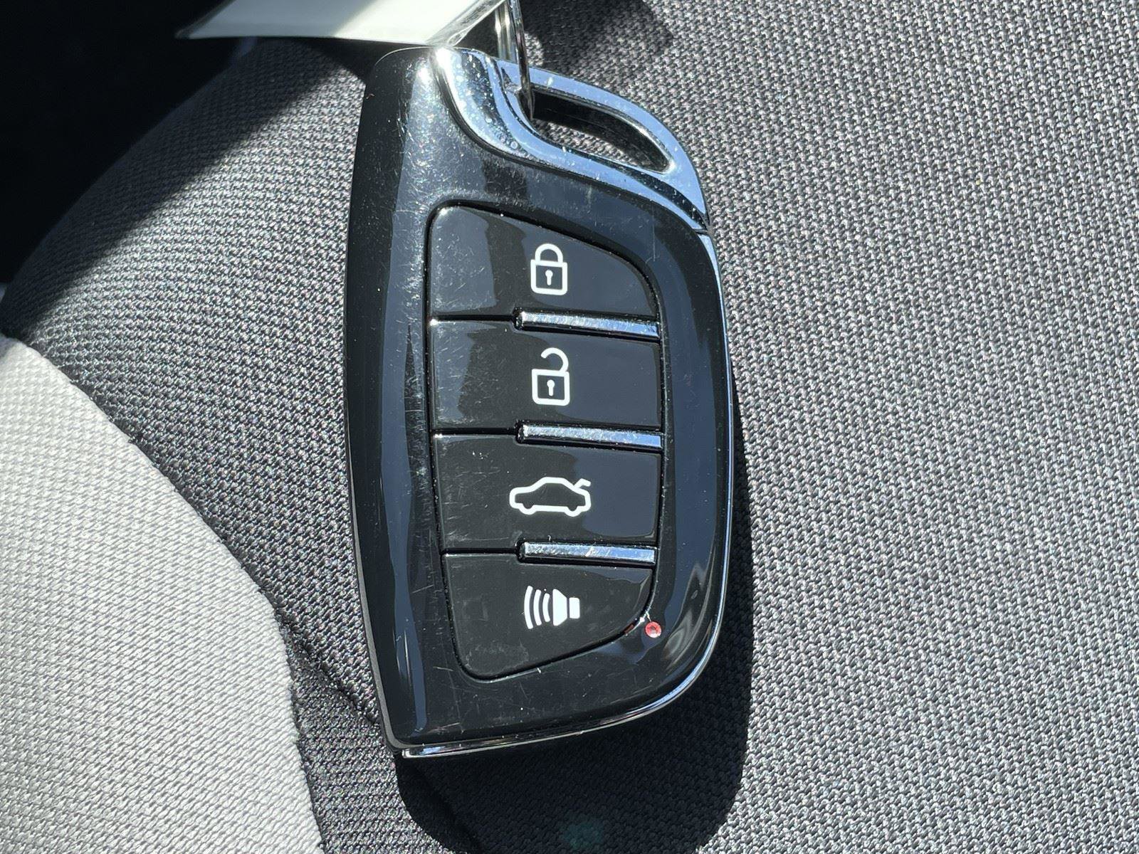 Used 2021 Nissan Versa SV FWD image 25