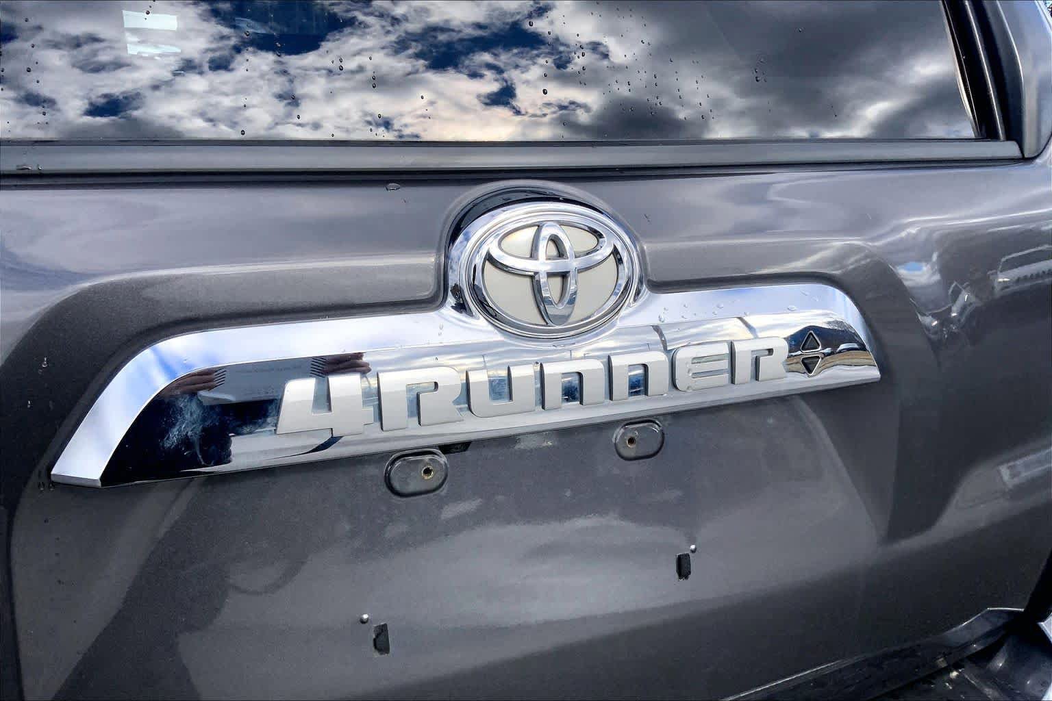 Used 2021 Toyota 4Runner TRD Off-Road Premium AWD/4WD image 33