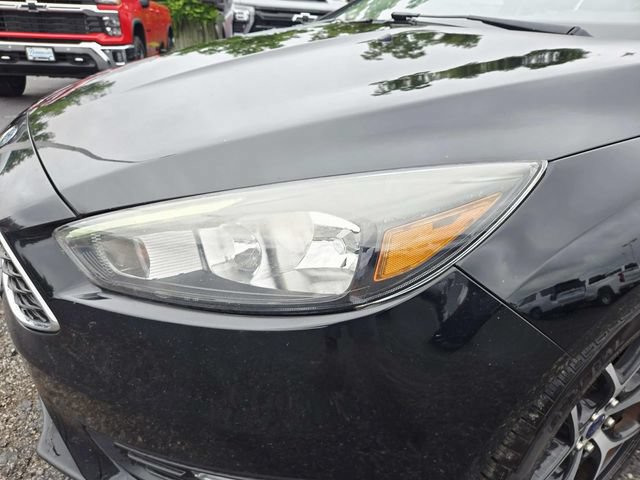 Used 2018 Ford Focus SEL w/ Cold Weather Package FWD image 7