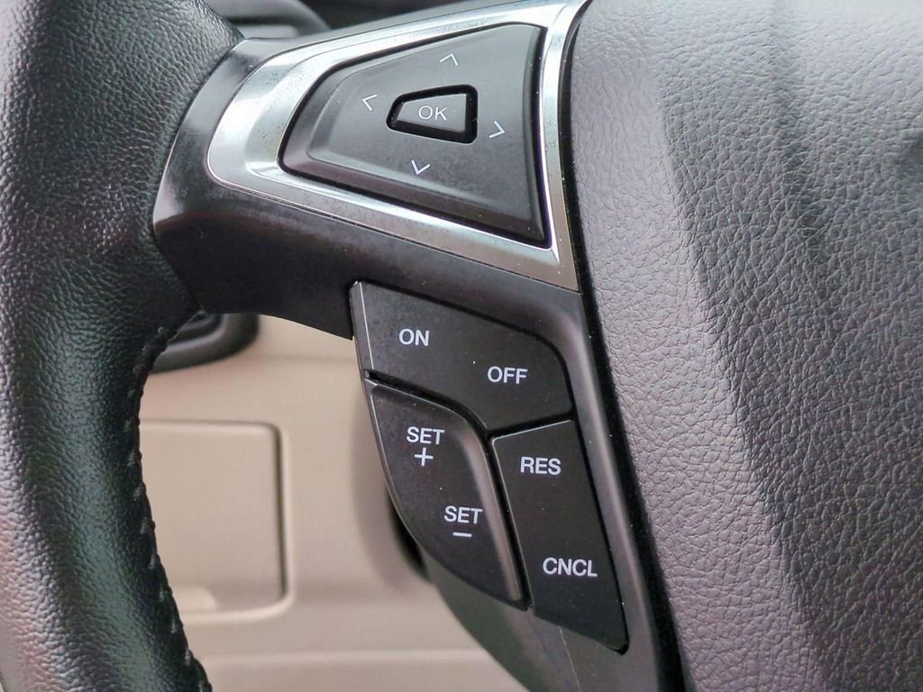 Used 2023 Ford Edge Titanium AWD/4WD image 19