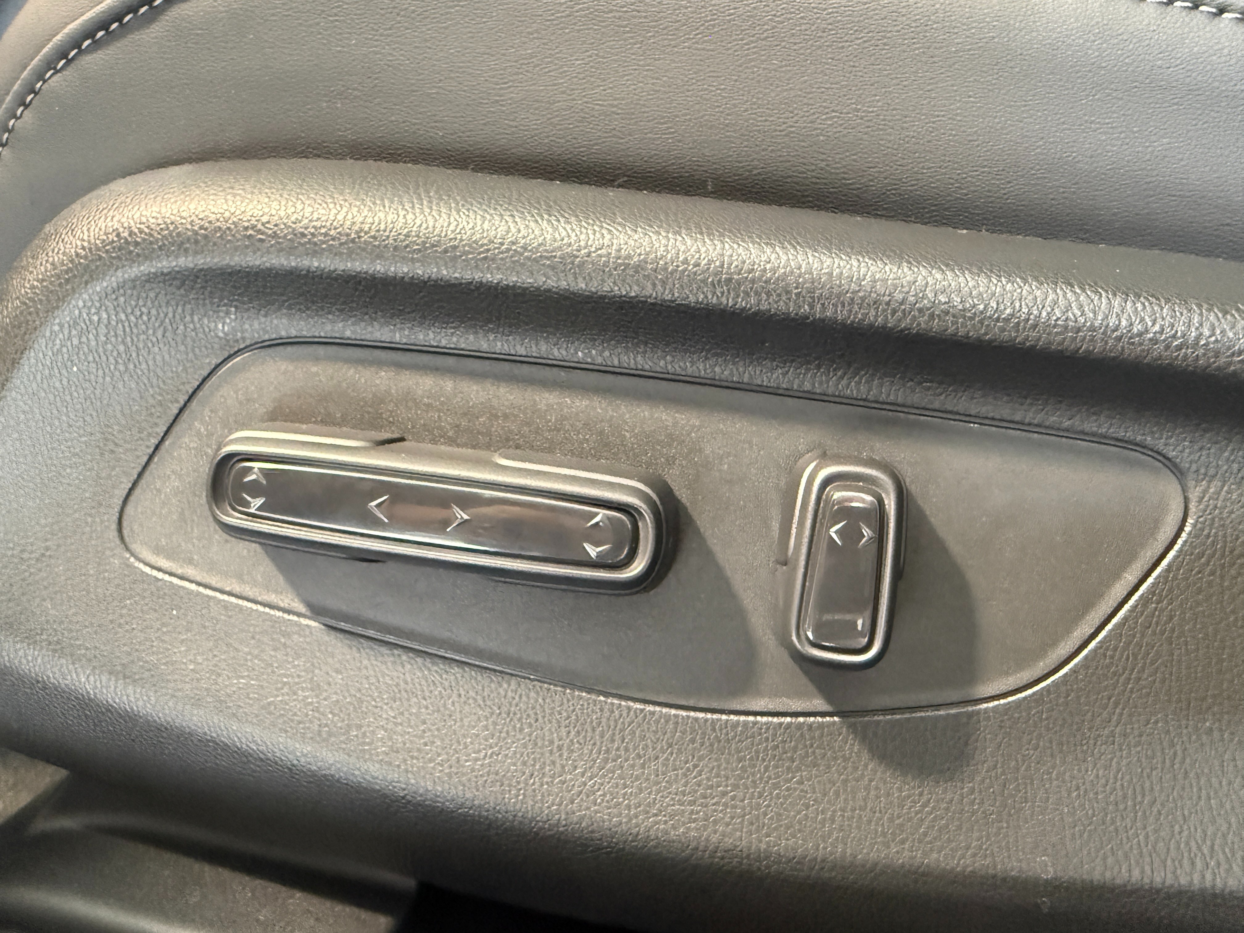 Used 2025 Acura ADX AWD image 15