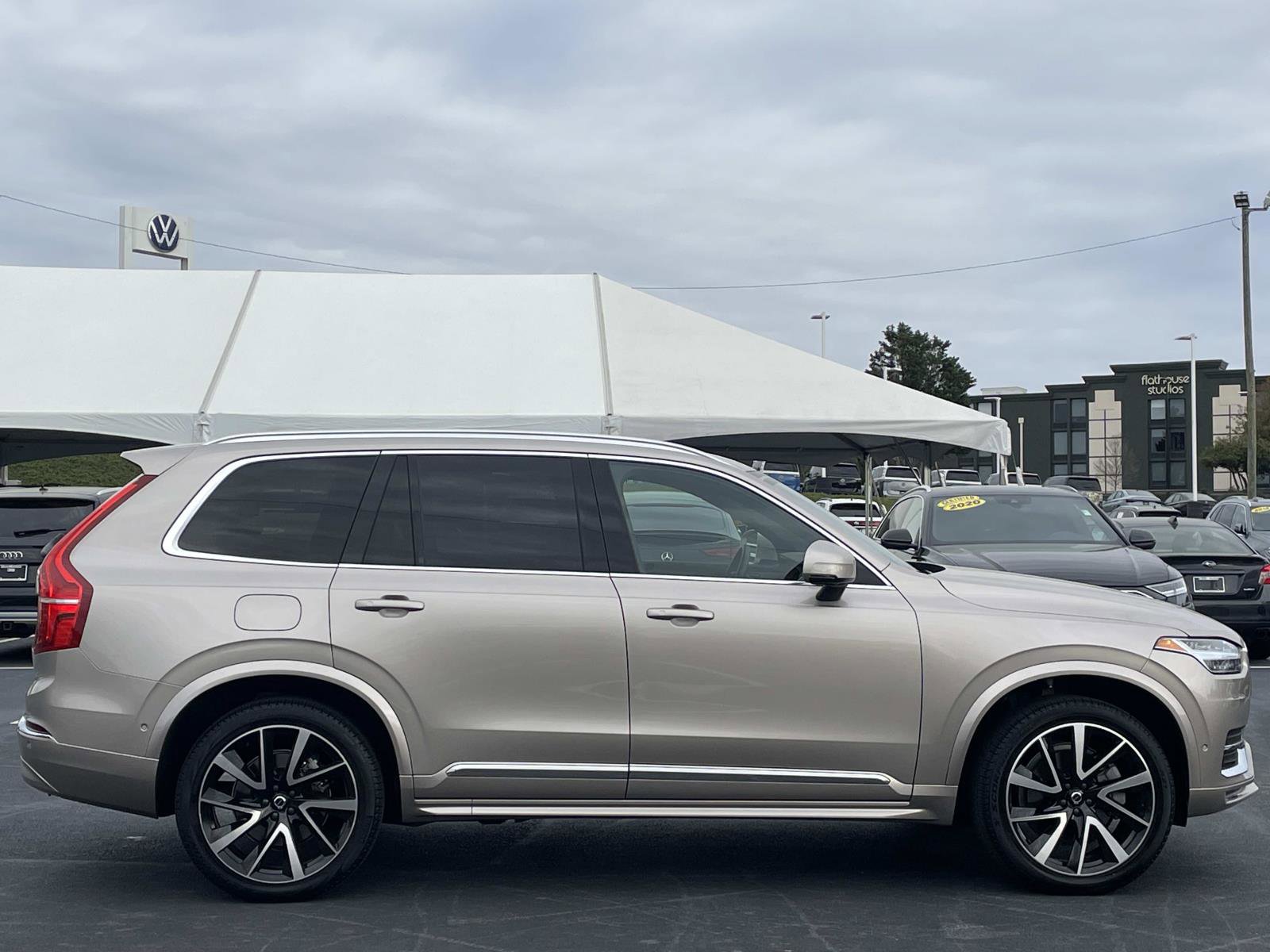 Certified 2024 Volvo XC90 B6 Ultimate w/ Protection Package Premier image 8