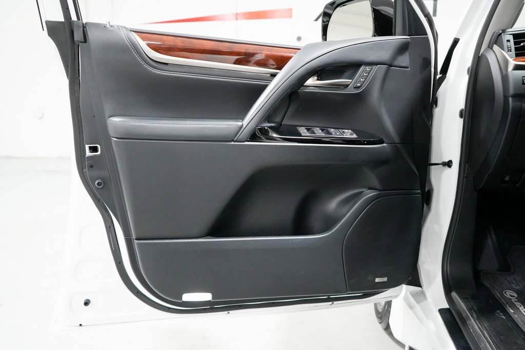 Used 2017 Lexus LX 570 4WD image 31