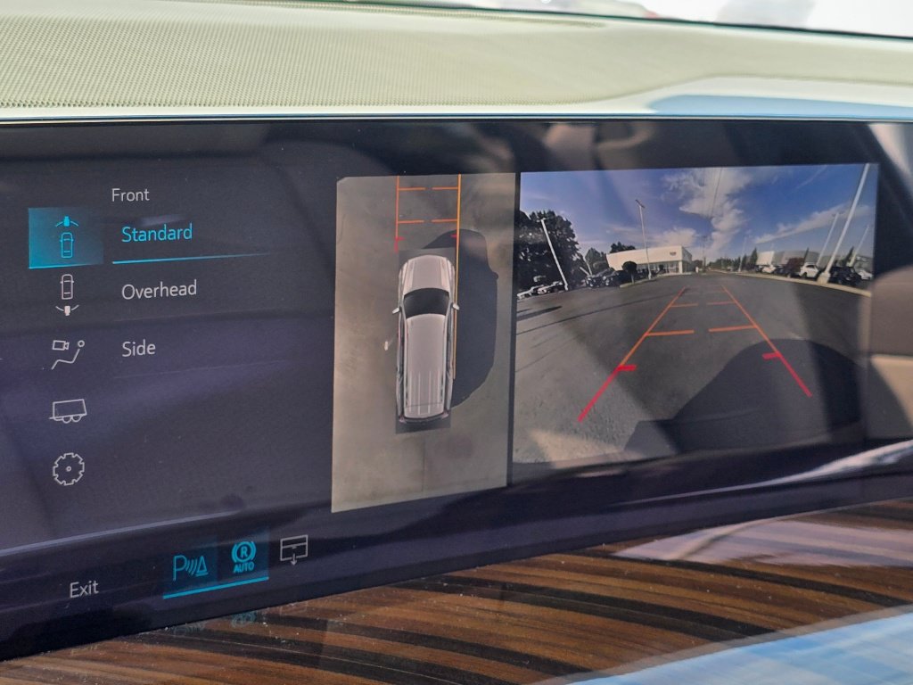 New 2026 Cadillac Escalade Platinum Luxury w/ LPO, Floor Liner Package AWD/4WD image 45