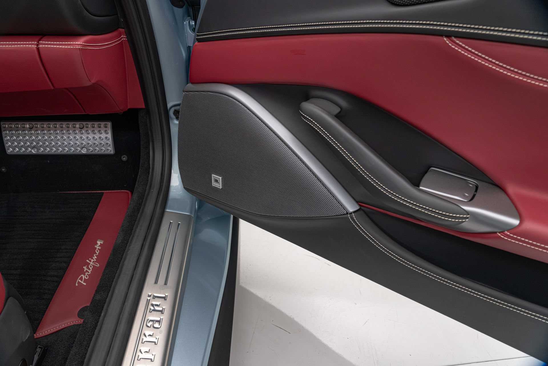 Certified 2023 Ferrari Portofino M RWD image 33