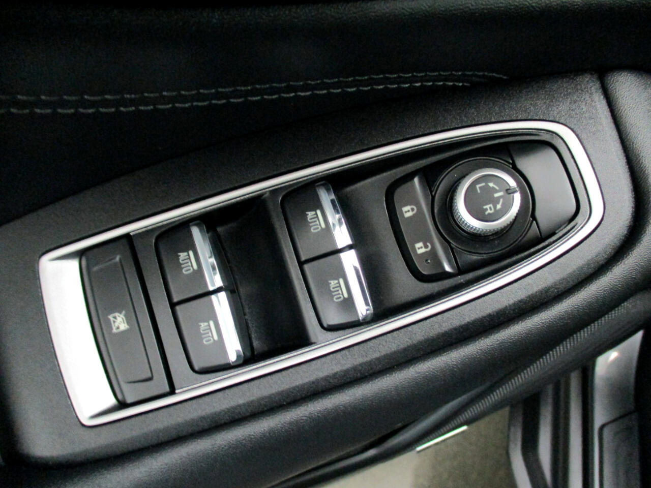 Used 2021 Subaru Outback Limited image 15