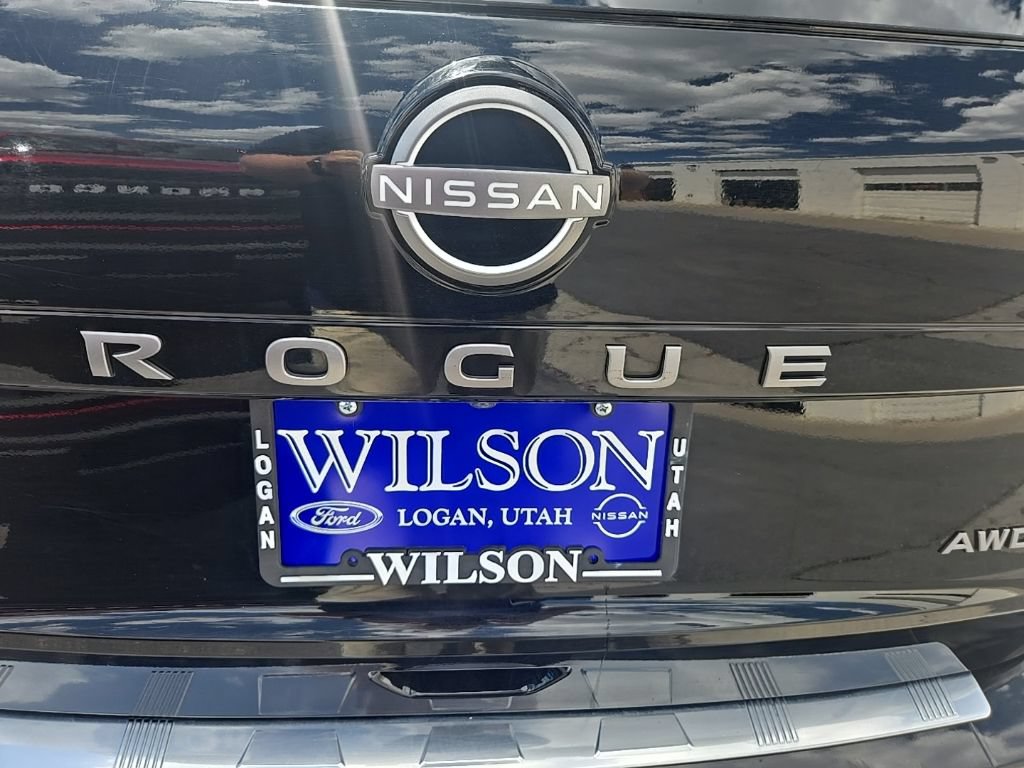 Used 2025 Nissan Rogue SV AWD/4WD image 40