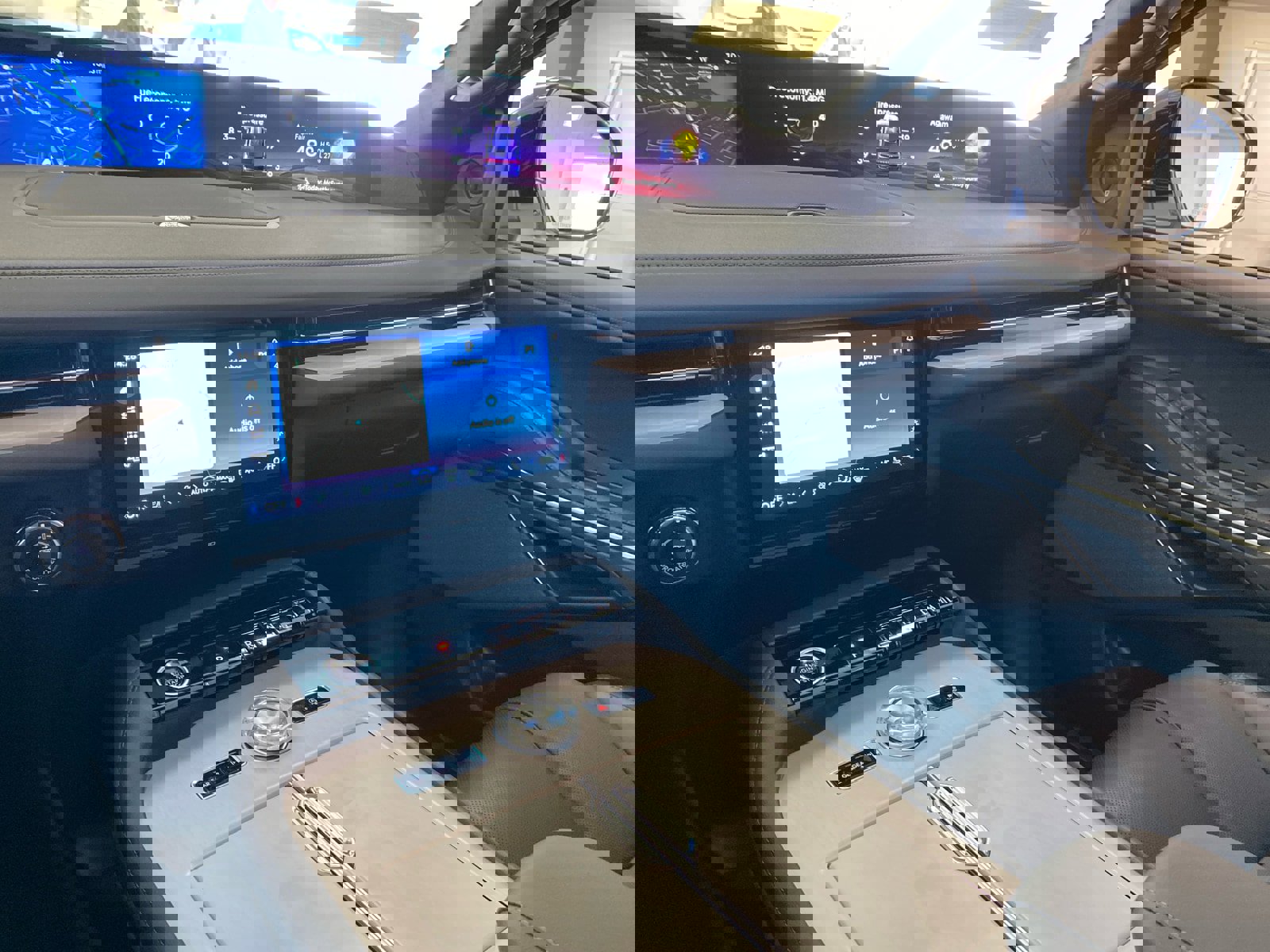 Used 2025 Lincoln Navigator Reserve w/ Jet Appearance Package image 17