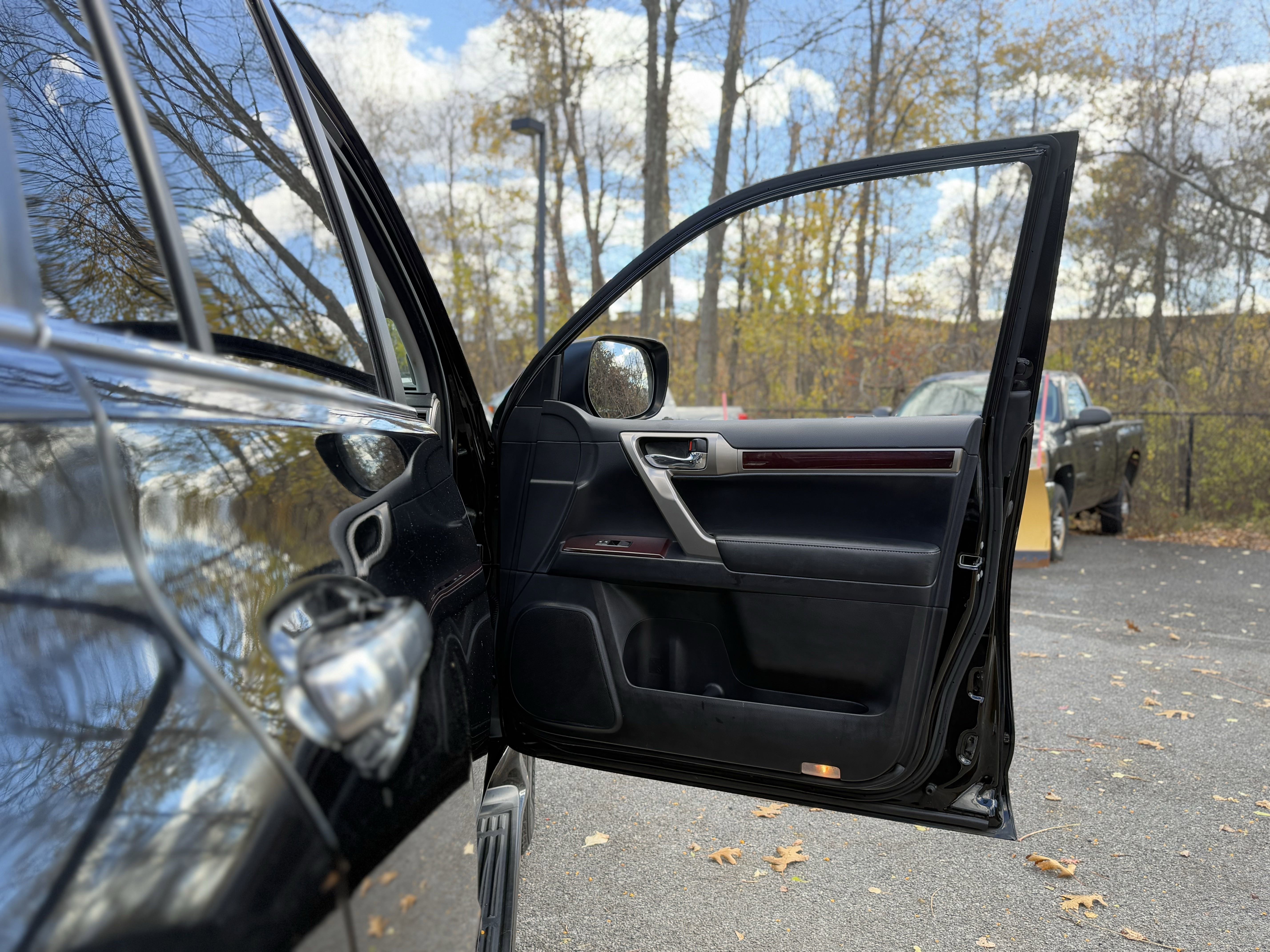 Used 2017 Lexus GX 460 image 41