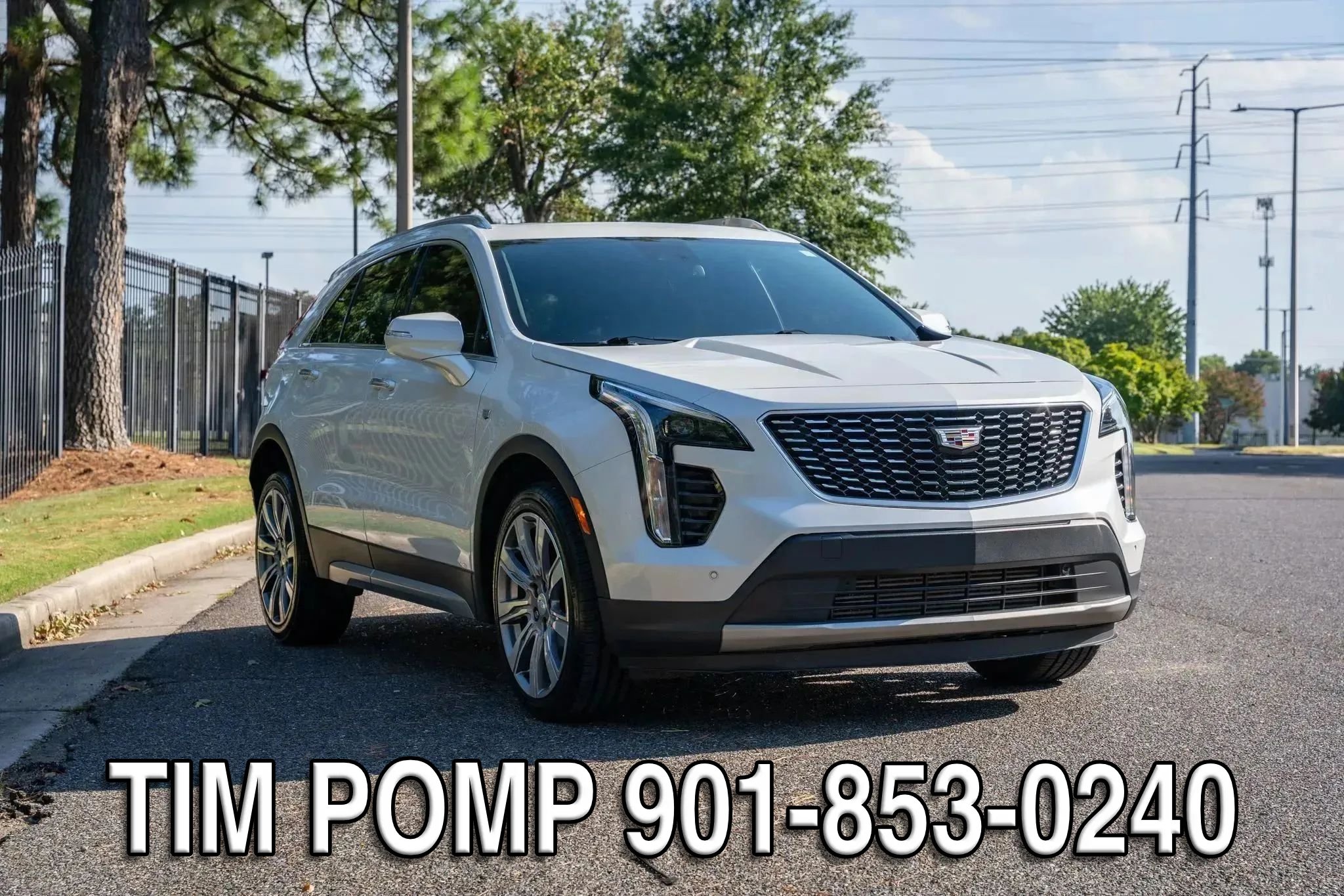 Used 2023 Cadillac XT4 Premium Luxury w/ Cold Weather Package FWD image 5