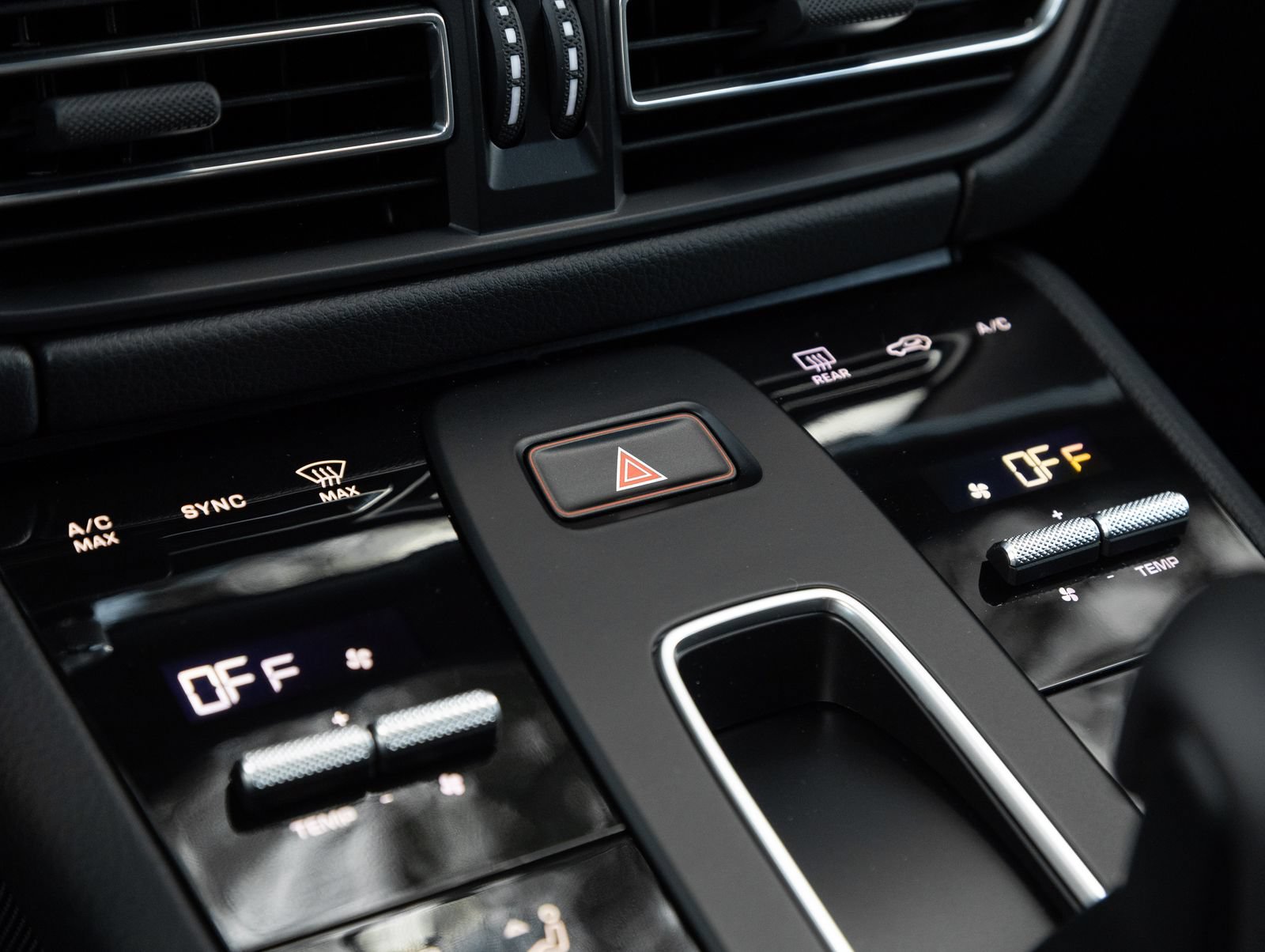 New 2026 Porsche Macan AWD/4WD image 25