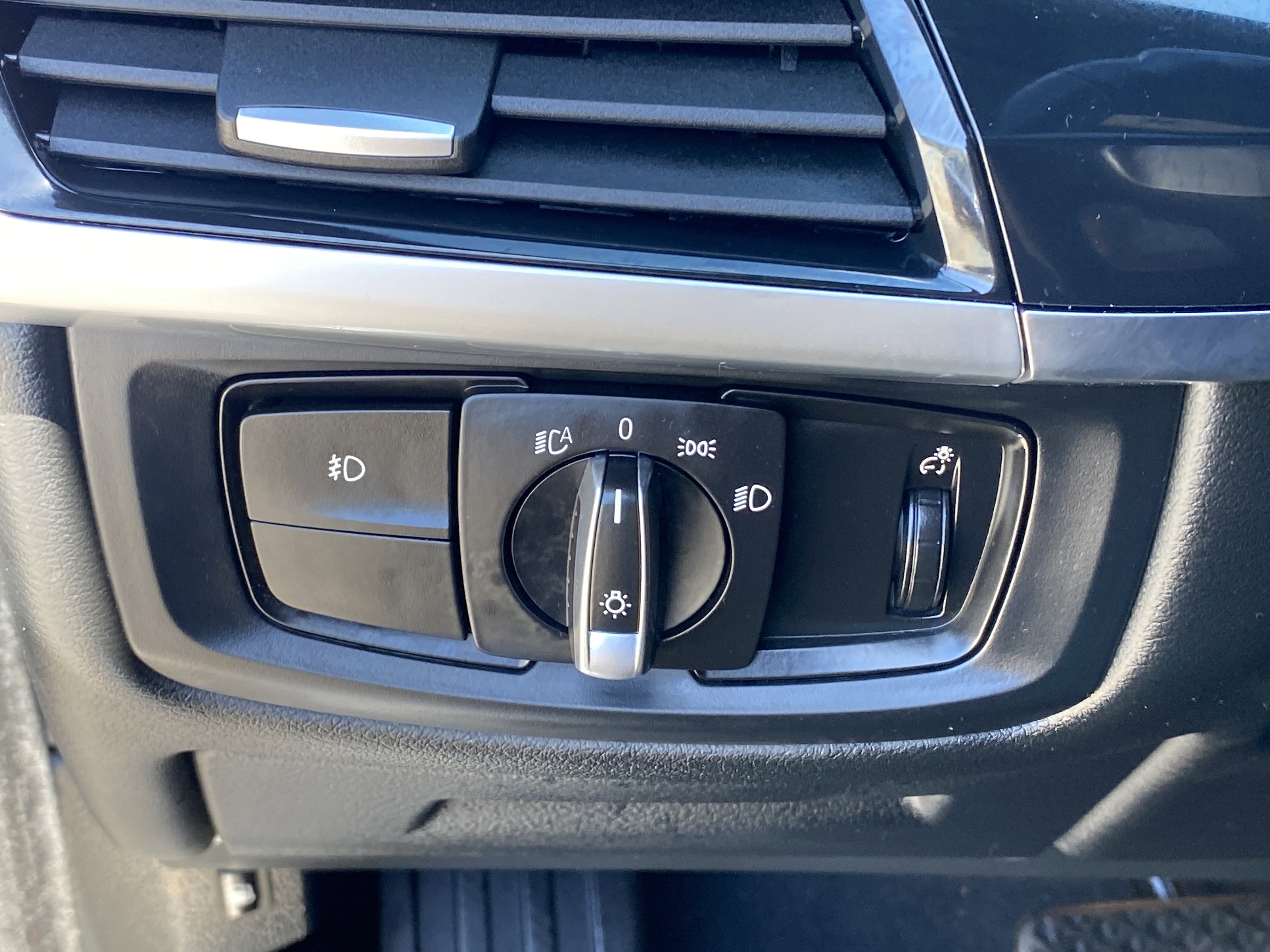 Used 2018 BMW X5 xDrive40e AWD/4WD image 14