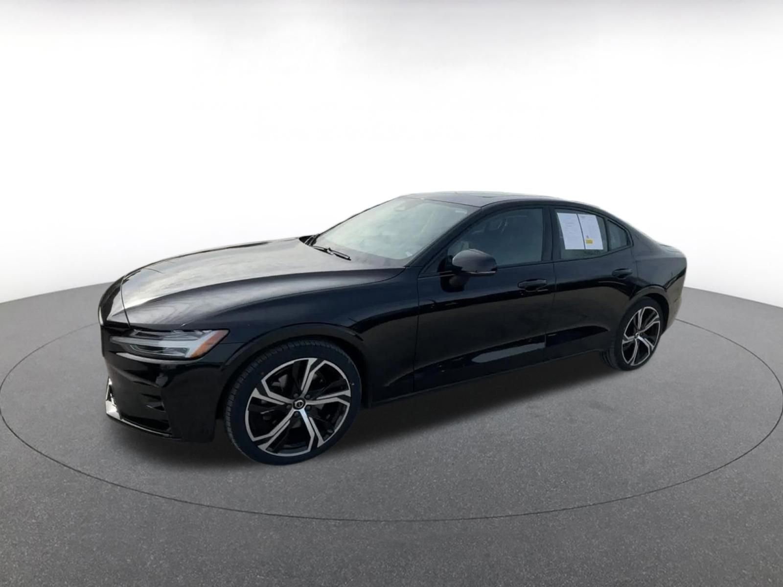 Used 2025 Volvo S60 B5 Plus image 8