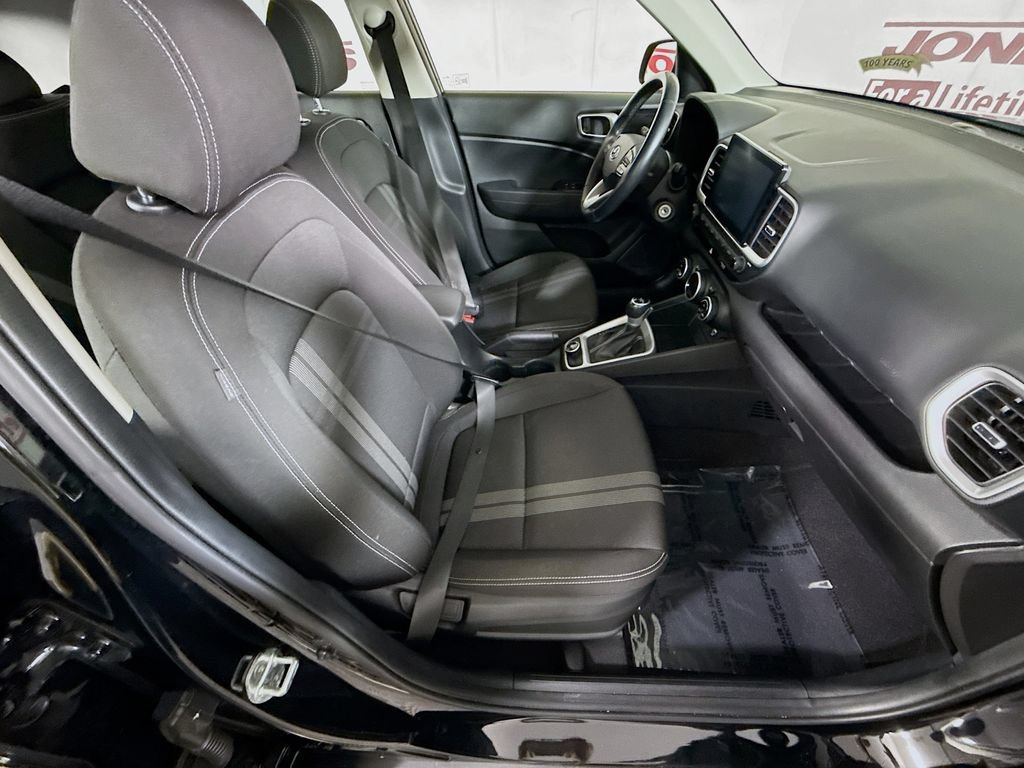 Certified 2021 Hyundai Venue SEL FWD image 29