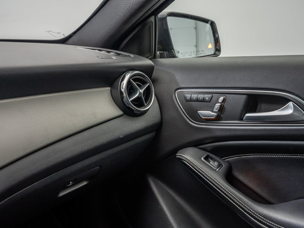 Used 2019 Mercedes-Benz GLA 250 4MATIC image 36