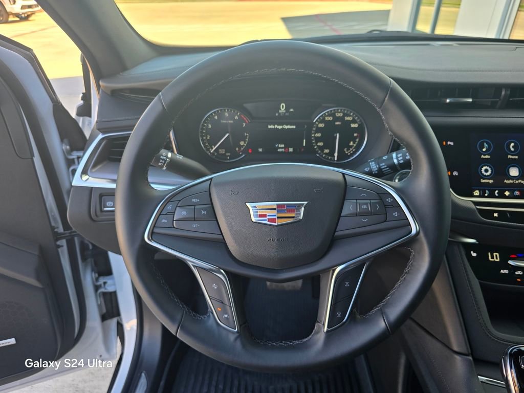 New 2026 Cadillac XT5 Luxury w/ LPO, Bronce Accent Package image 22