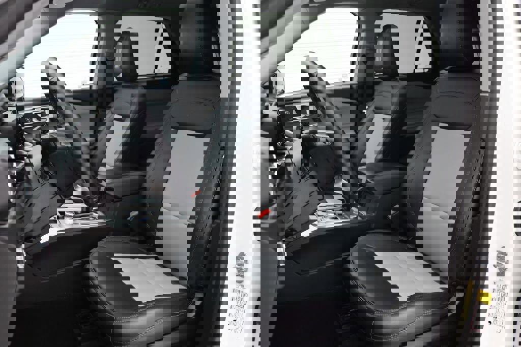 Used 2023 Ford Explorer XLT w/ Equipment Group 202A image 16