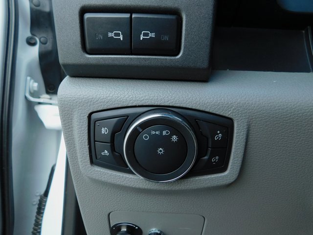 Used 2017 Ford F550 4x4 Regular Cab Super Duty image 26