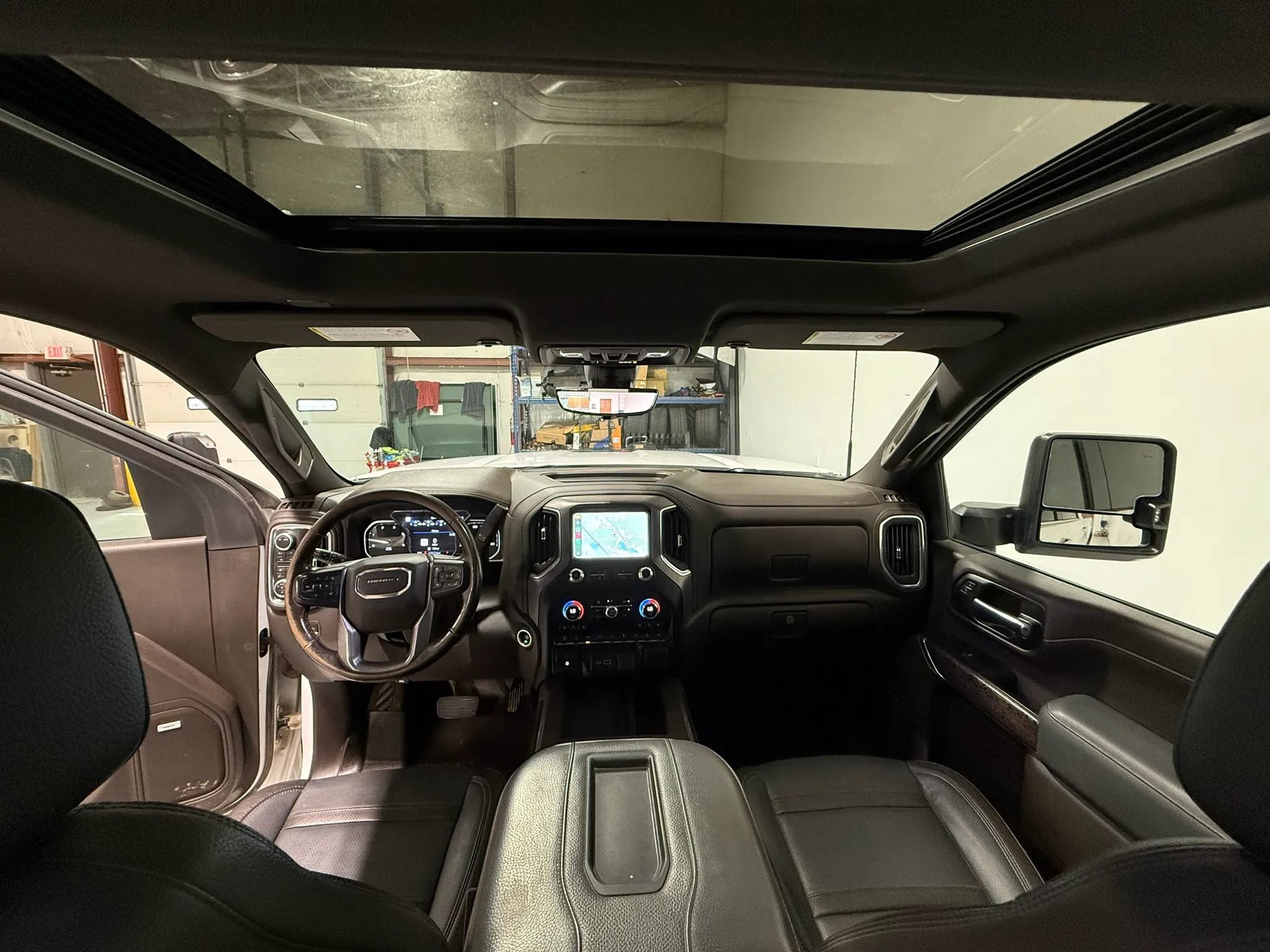 Used 2022 GMC Sierra 2500 Denali w/ Denali Ultimate Package AWD/4WD image 17