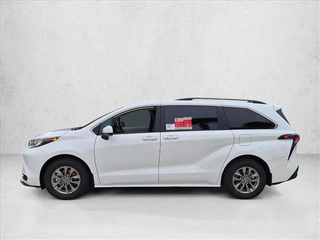 New 2026 Toyota Sienna LE FWD image 5