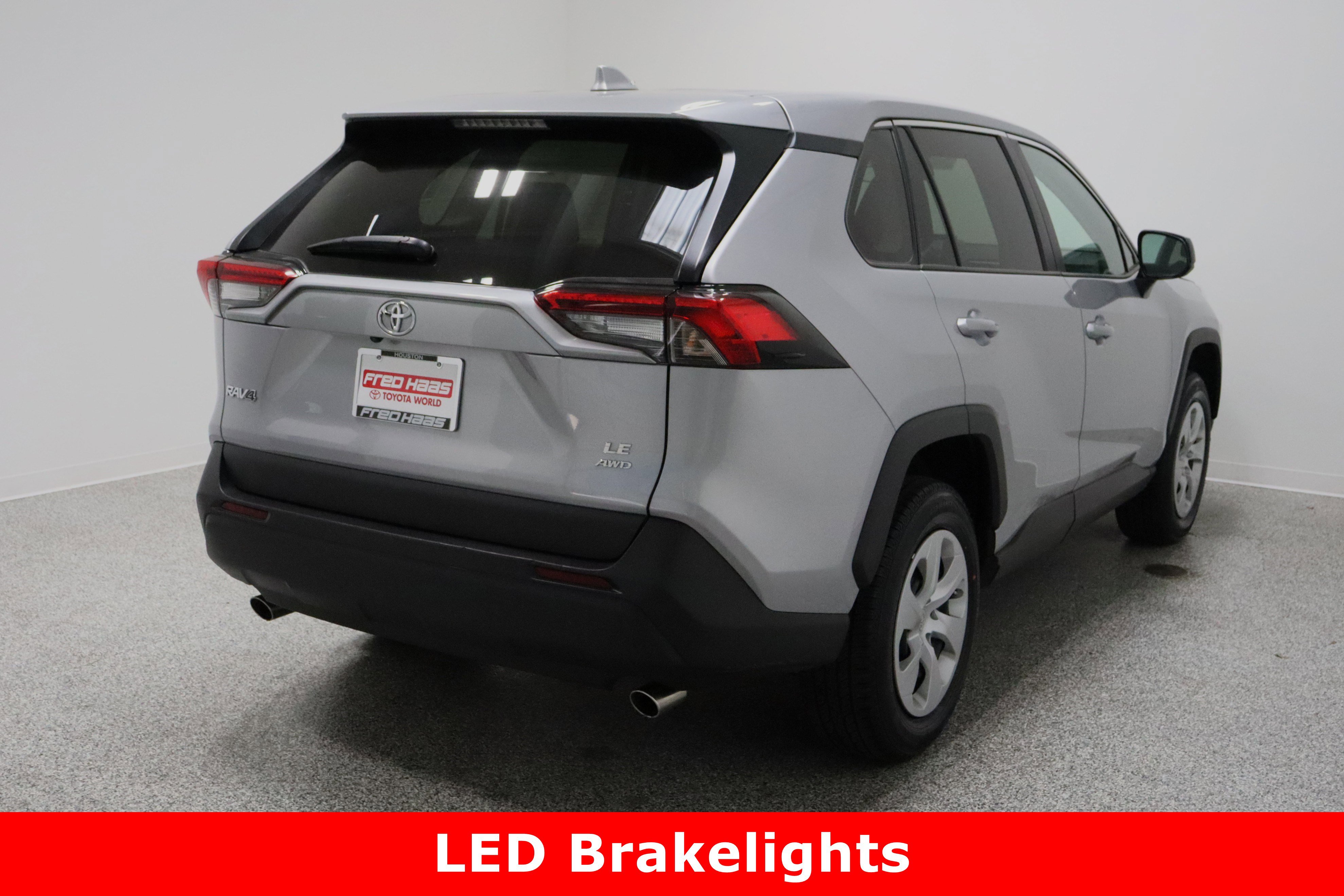 Used 2024 Toyota RAV4 LE image 7