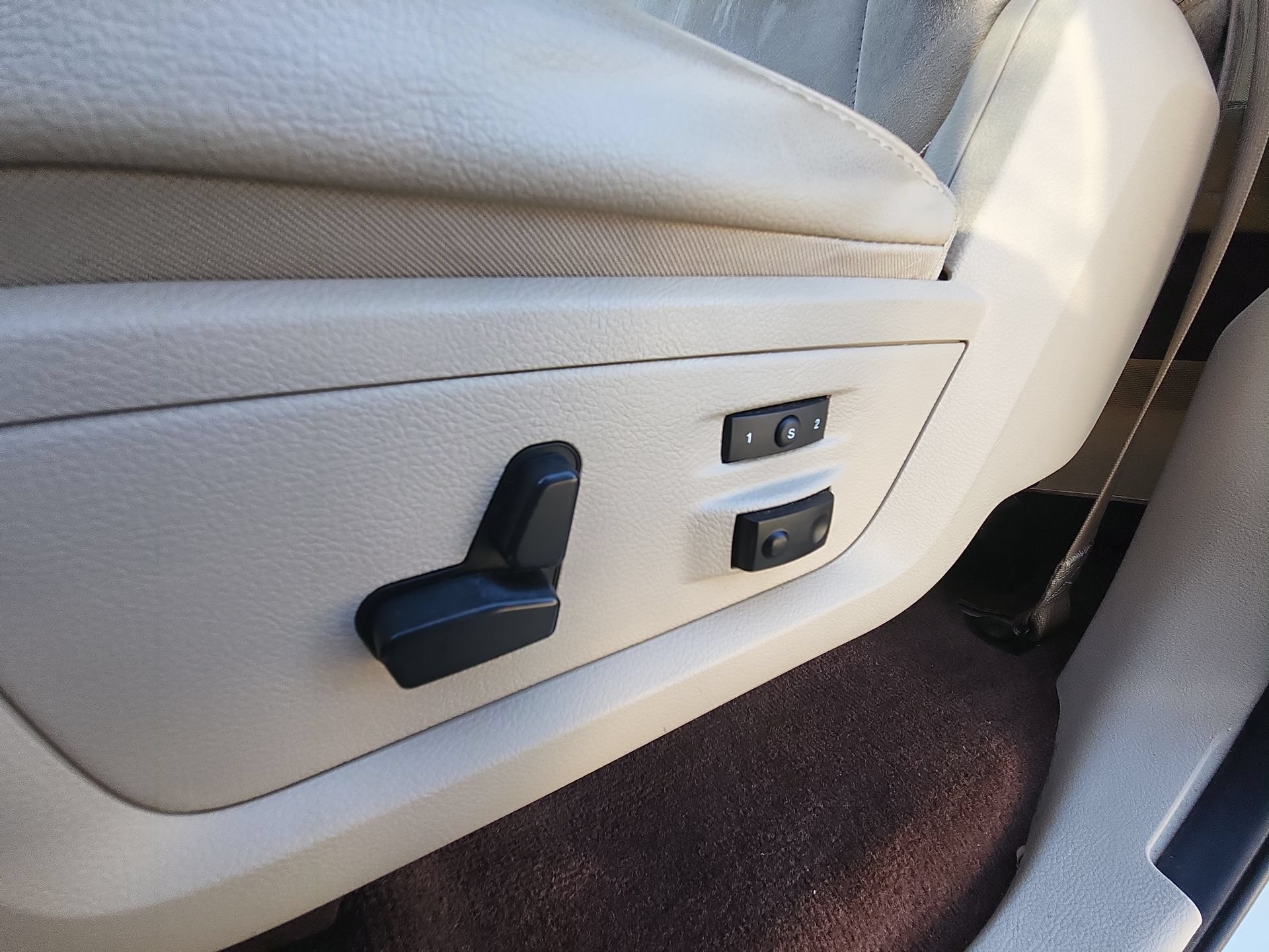 Certified 2018 RAM 1500 Laramie w/ Convenience Group AWD/4WD image 14