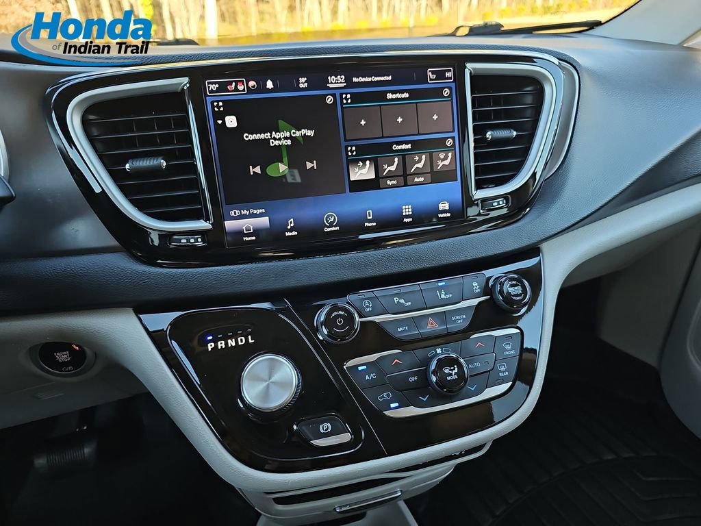 Used 2021 Chrysler Pacifica Touring-L image 22