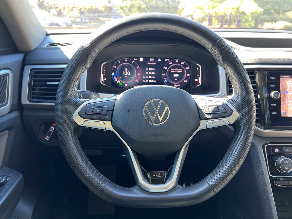Used 2023 Volkswagen Atlas SEL R-Line AWD/4WD image 16