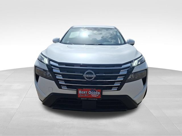 Certified 2024 Nissan Rogue SV FWD image 2