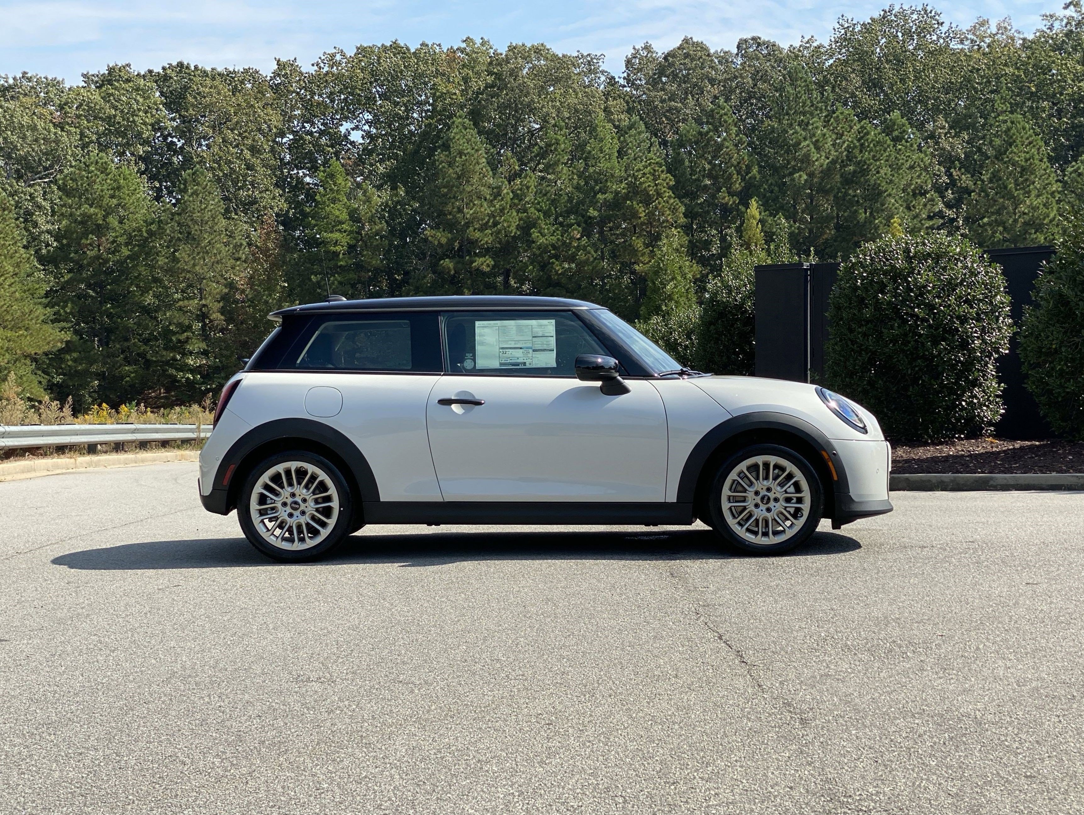 Used 2026 MINI Cooper 2-Door Hardtop FWD image 5