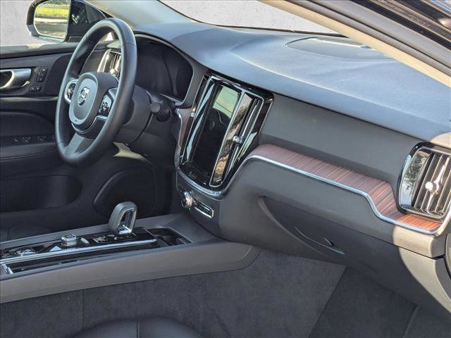 Used 2024 Volvo S60 B5 Plus image 21