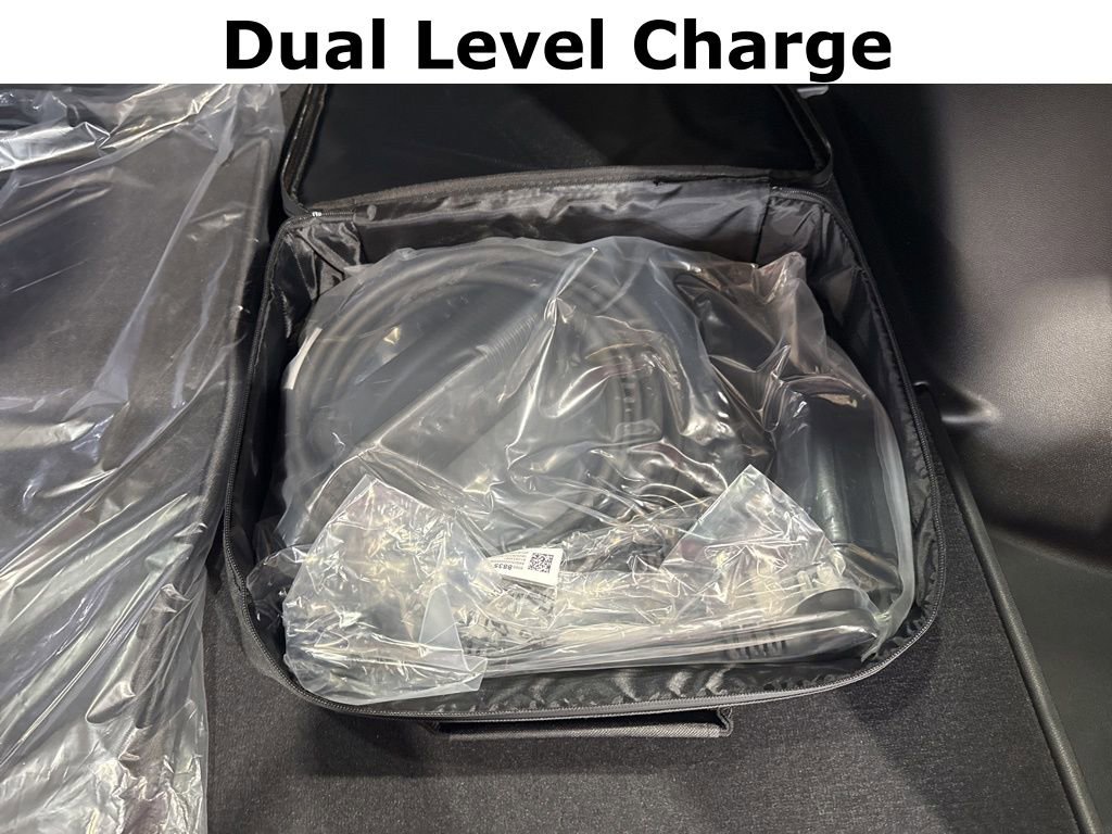 New 2025 Chevrolet Equinox EV RS w/ Convenience Package II FWD image 6