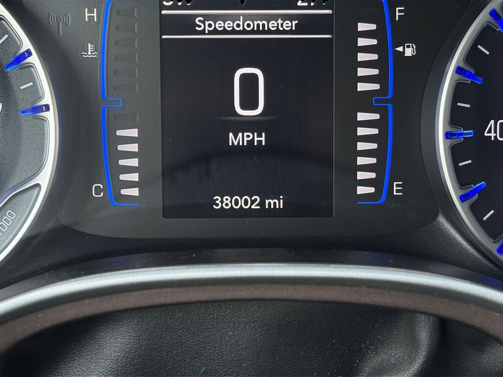 Used 2024 Chrysler Voyager LX image 43