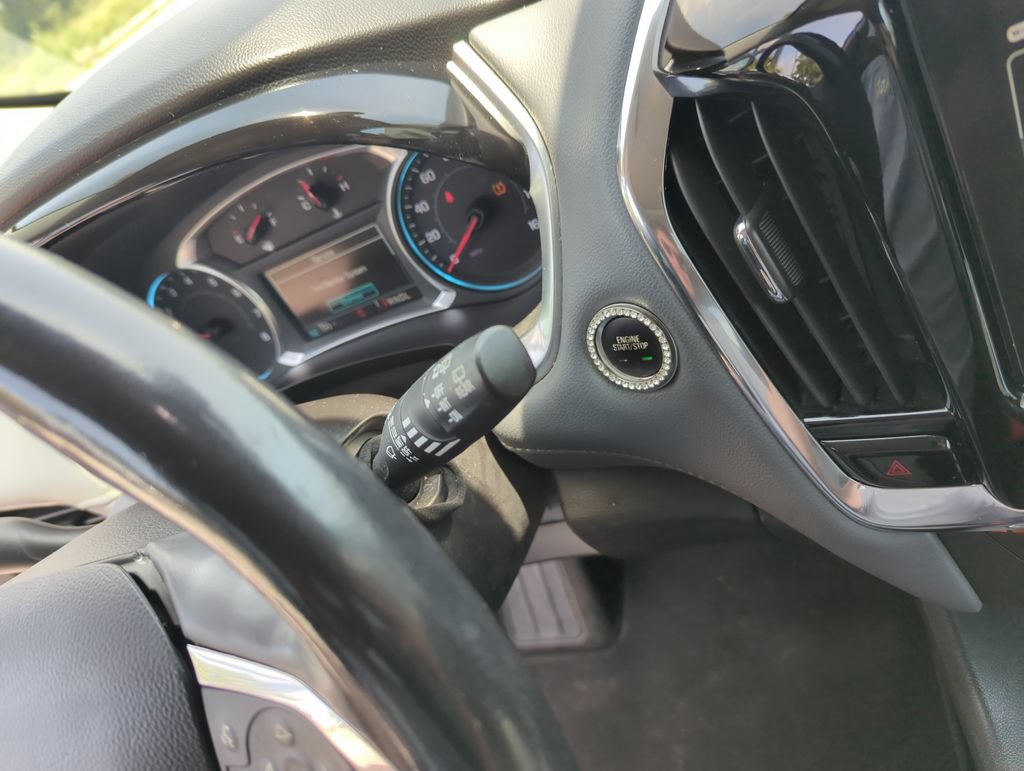 Used 2019 Chevrolet Traverse Premier w/ Driver Confidence II Package FWD image 24