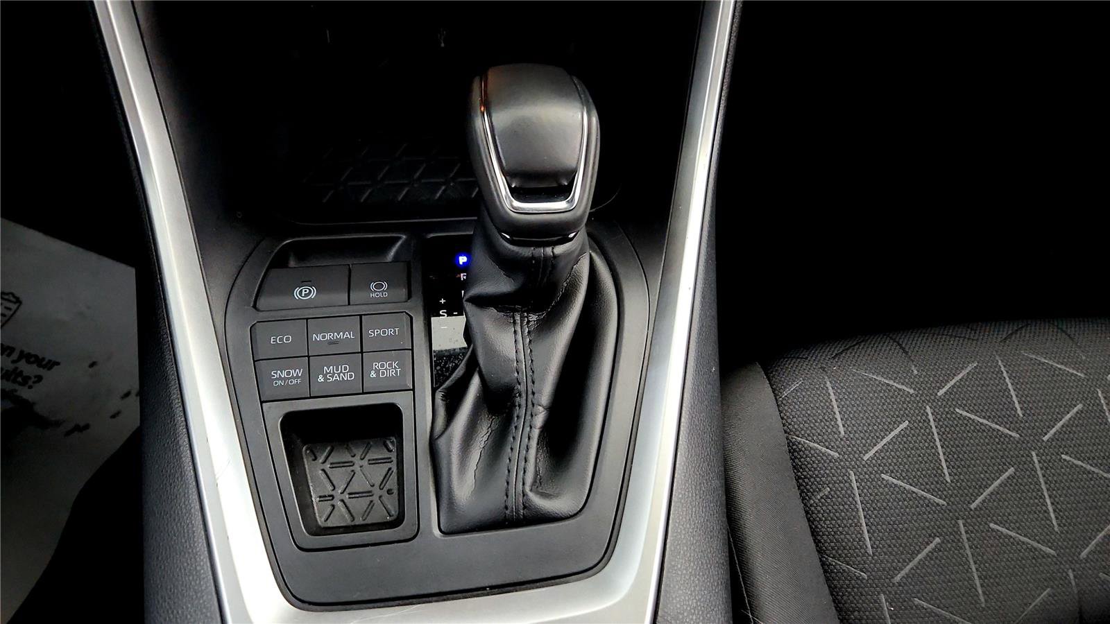 Used 2020 Toyota RAV4 XLE w/ Convenience Package image 28